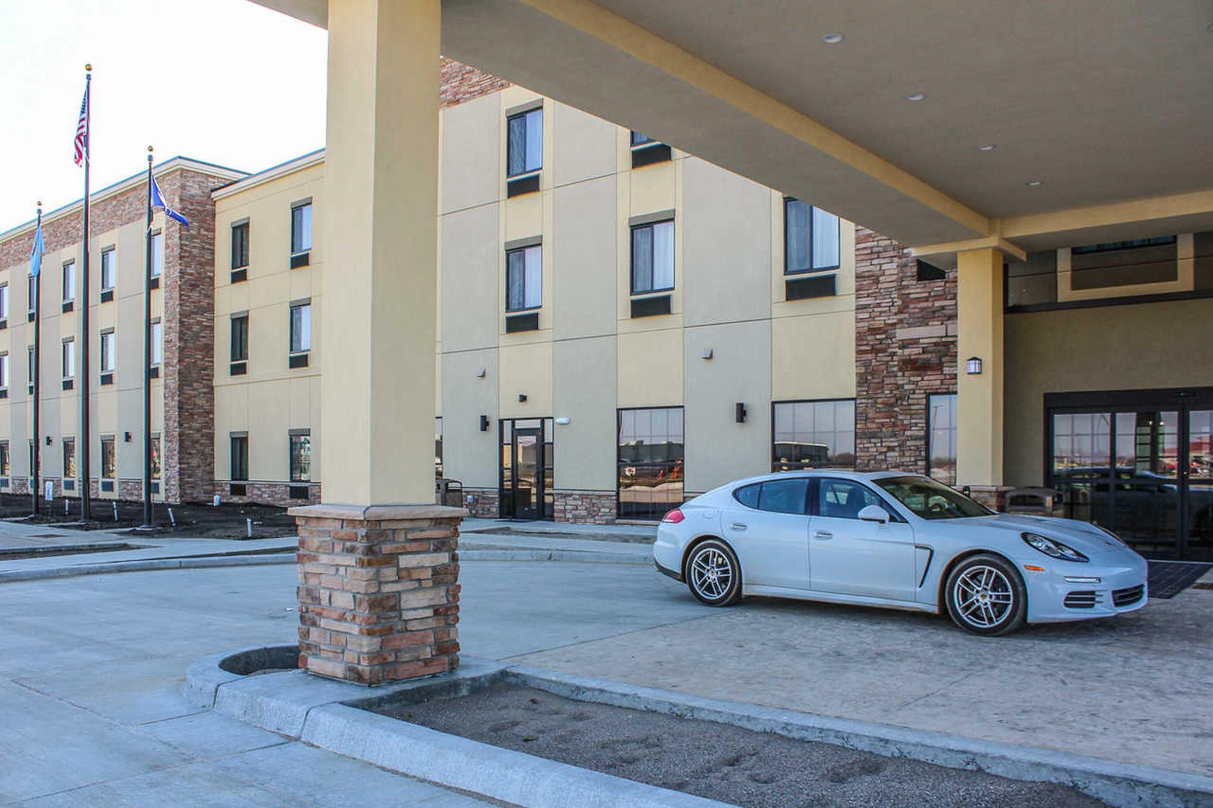 Comfort Suites Brookings Exterior photo