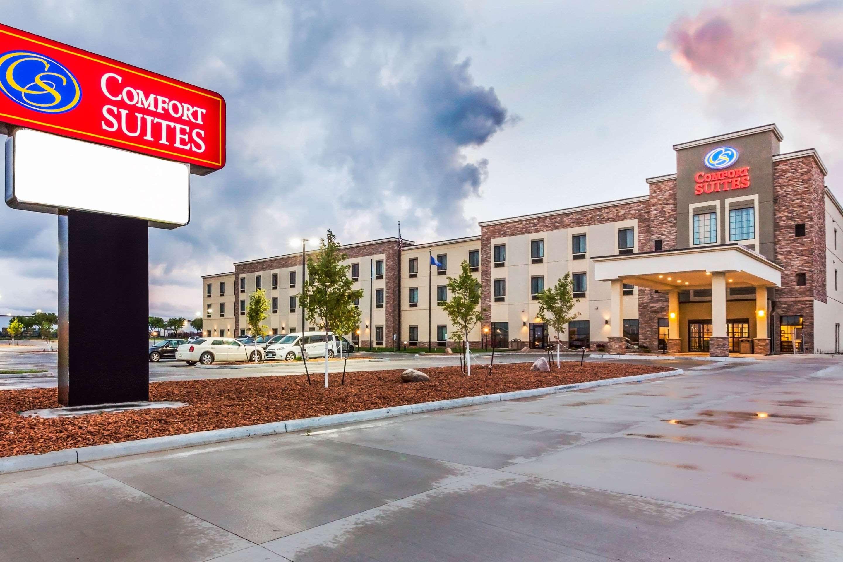 Comfort Suites Brookings Exterior photo